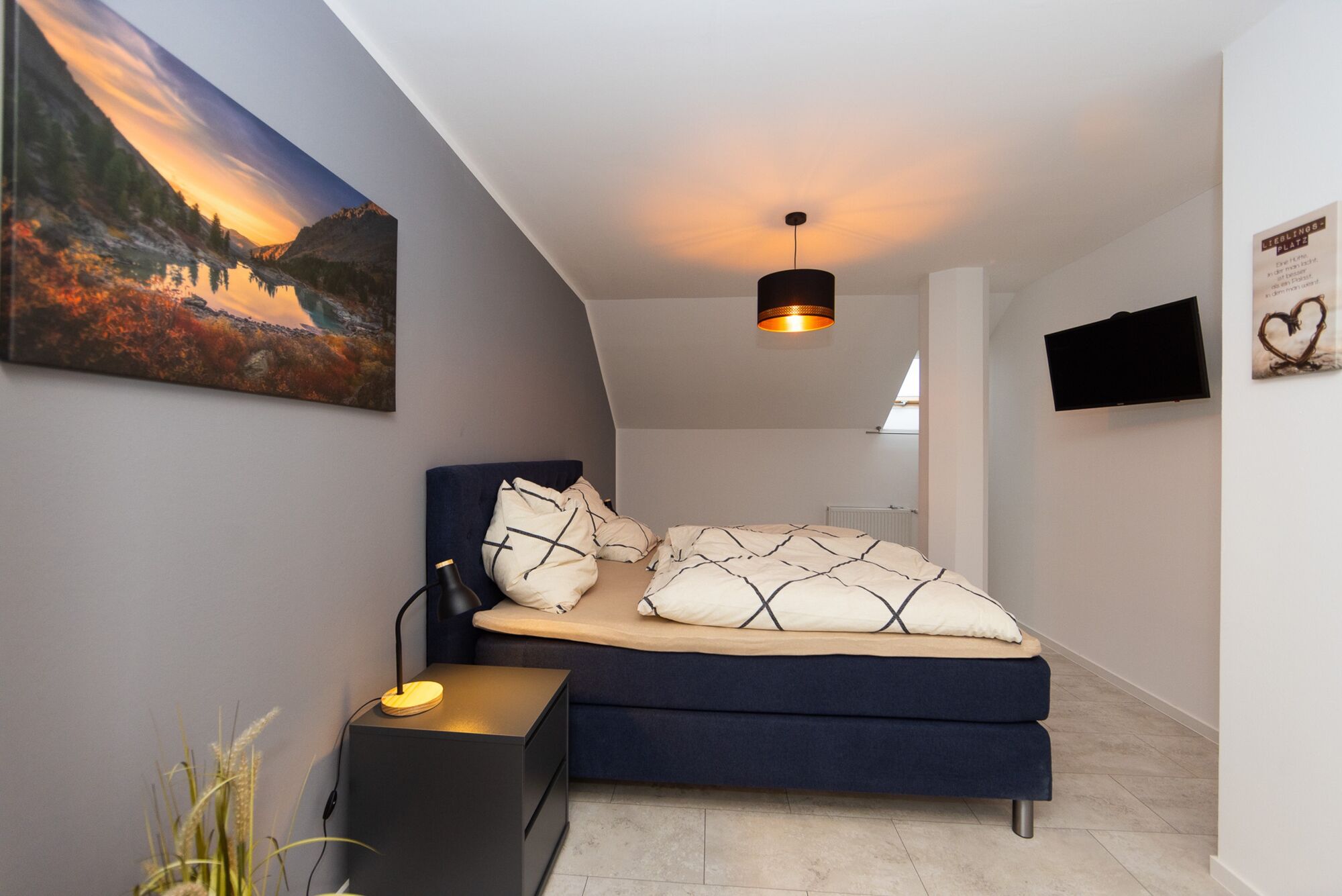 1 von 6 Schlafzimmern Haus 37 1 von 6 Schlafzimmern Haus 37