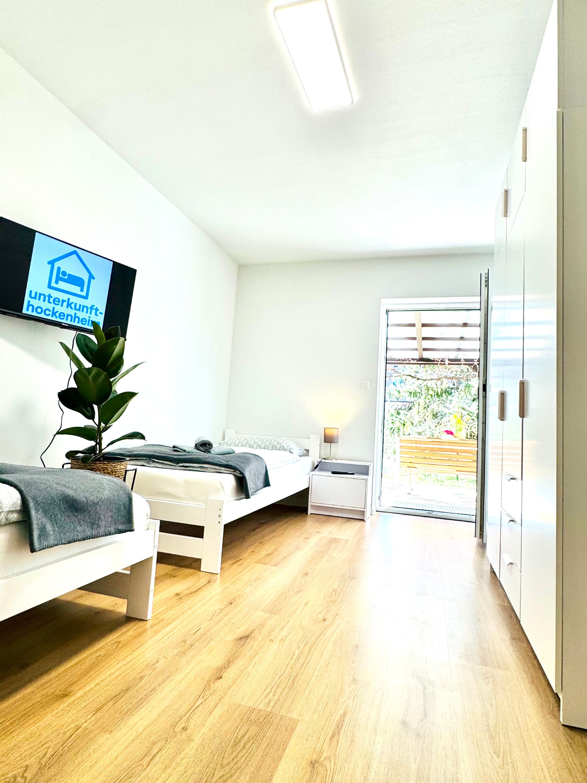 Doppelzimmer / double room Doppelzimmer / double room