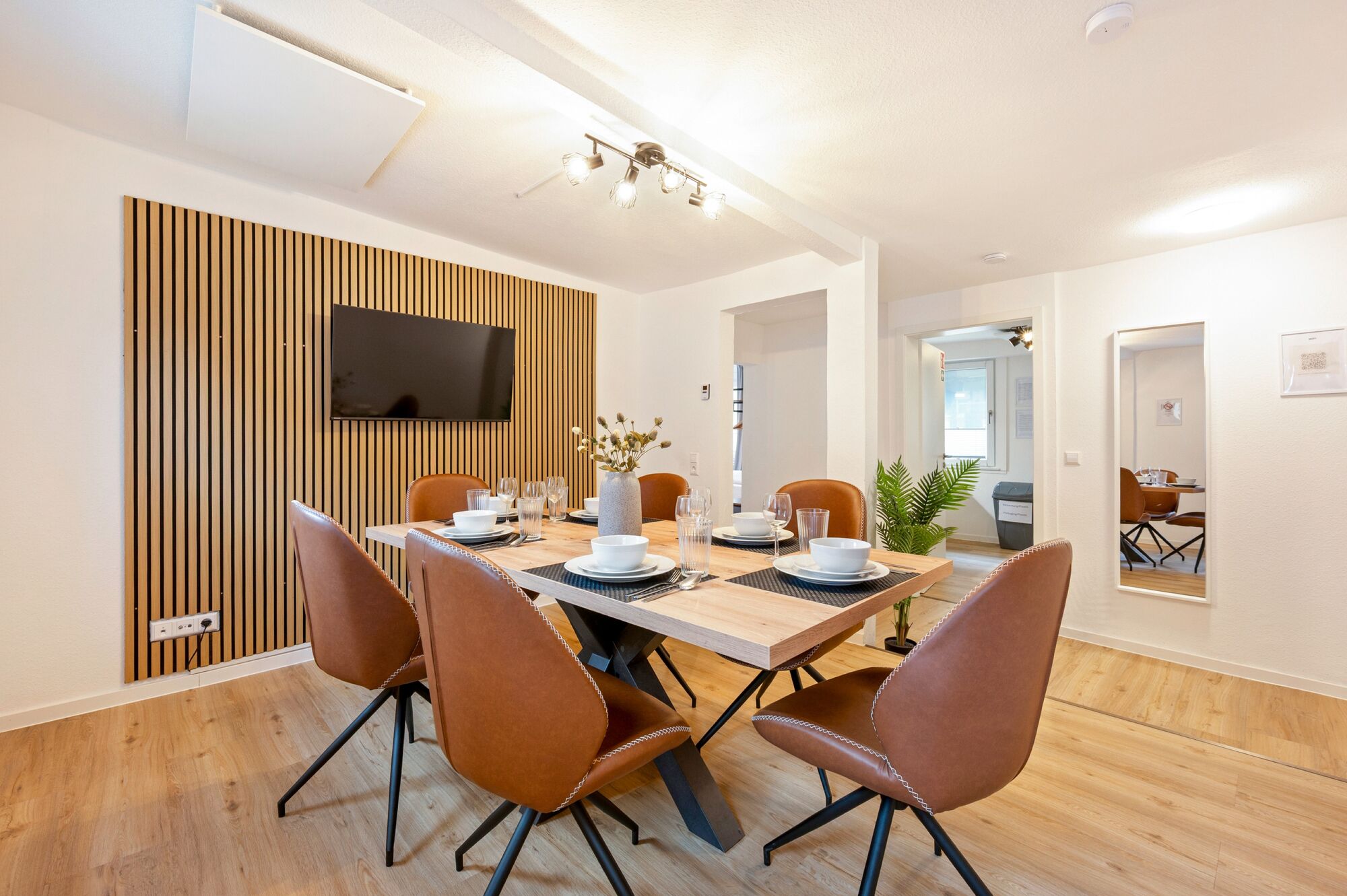 Esszimmer mit TV Esszimmer mit TV