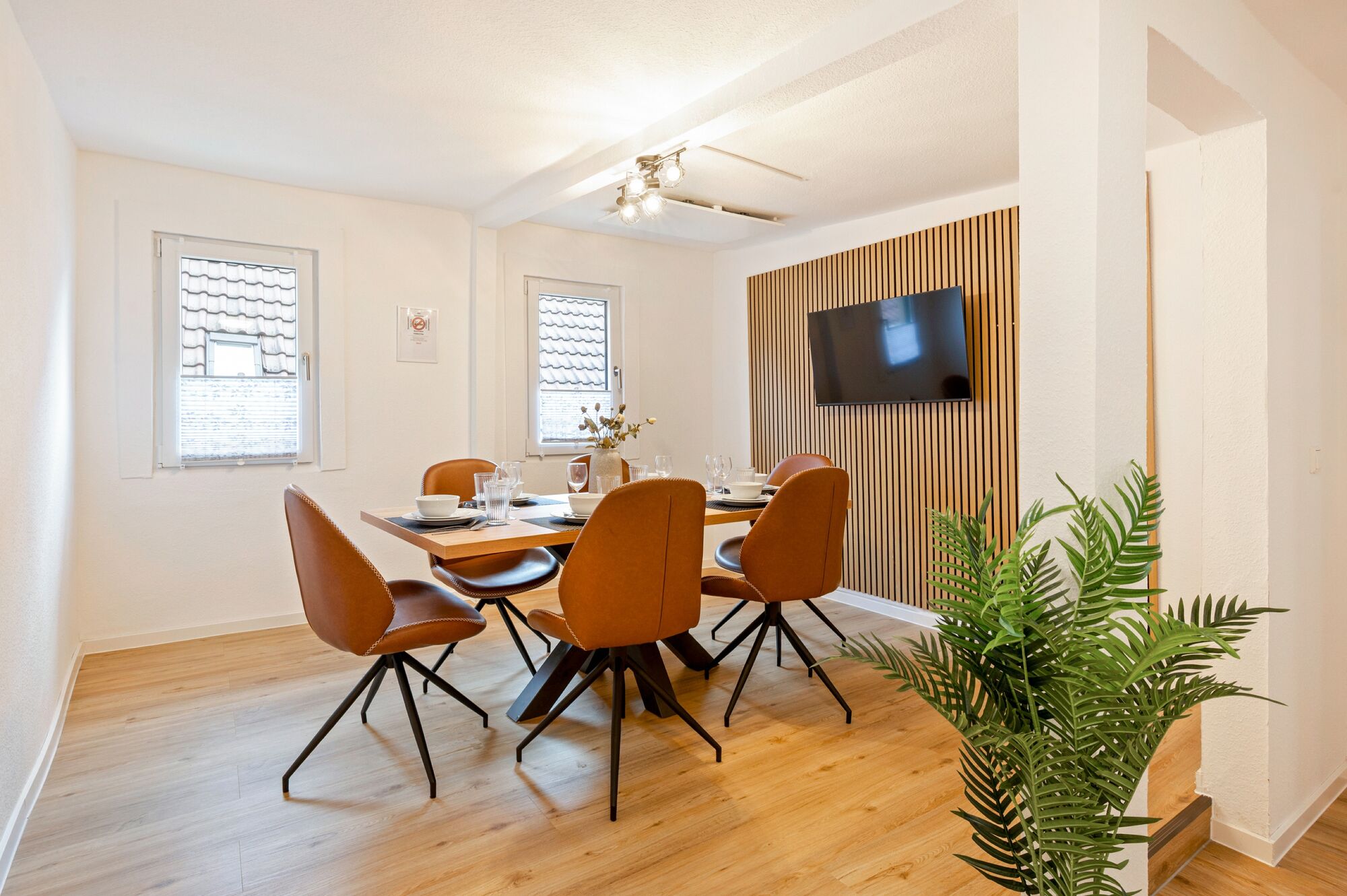 Esszimmer mit TV Esszimmer mit TV