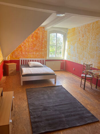 !!_FREI_helle möbl. Zimmer, Aufzug, DG, S-Bahn, Autobahn_!! Bild 3 !!_FREI_helle möbl. Zimmer, Aufzug, DG, S-Bahn, Autobahn_!! Bild 3