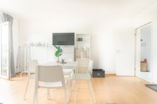 -MrLiving- Apartment in Linden | 4 Personen | Balkon Bild 2 -MrLiving- Apartment in Linden | 4 Personen | Balkon Bild 2