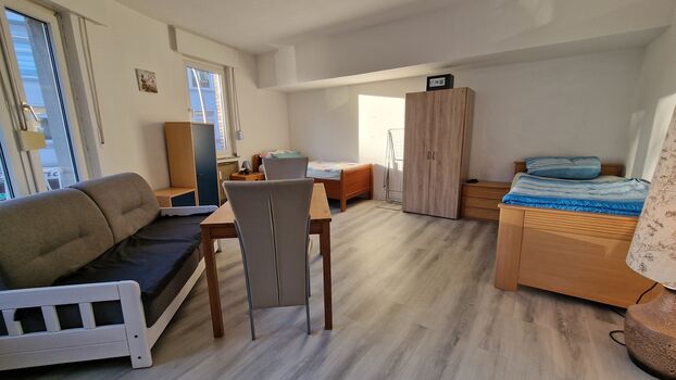 Große Wohnung für 3-7 Leute mit Balkon und extra WC Bild 2 Große Wohnung für 3-7 Leute mit Balkon und extra WC Bild 2