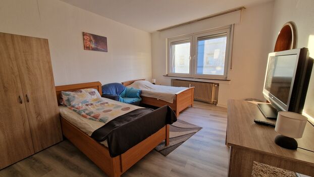 Große Wohnung für 3-7 Leute mit Balkon und extra WC Bild 3 Große Wohnung für 3-7 Leute mit Balkon und extra WC Bild 3