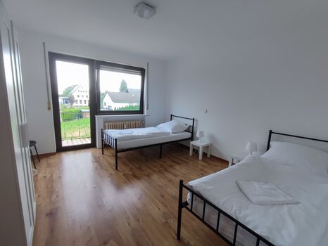 Große Wohnung, 3 Doppelzimmer Max. 7 Pers. Top Anbindung Bild 1 Große Wohnung, 3 Doppelzimmer Max. 7 Pers. Top Anbindung Bild 1