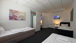 J&R Gästezimmer Kassel bis zu 18 Personen Bild 12 J&R Gästezimmer Kassel bis zu 18 Personen Bild 12
