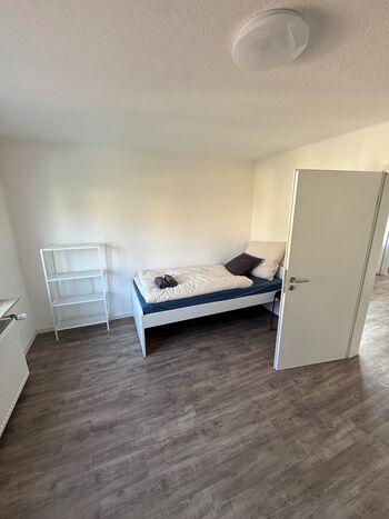 Große private Unterkunft für bis zu 8 Personen mit 5 Zimmern Bild 3 Große private Unterkunft für bis zu 8 Personen mit 5 Zimmern Bild 3