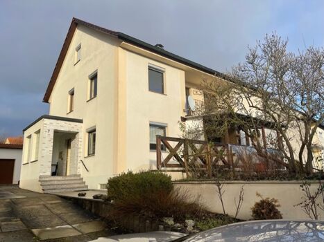 Sanierte gemütliche Wohnungen in Höchstadt A3/B470/A73 Bild 1 Sanierte gemütliche Wohnungen in Höchstadt A3/B470/A73 Bild 1