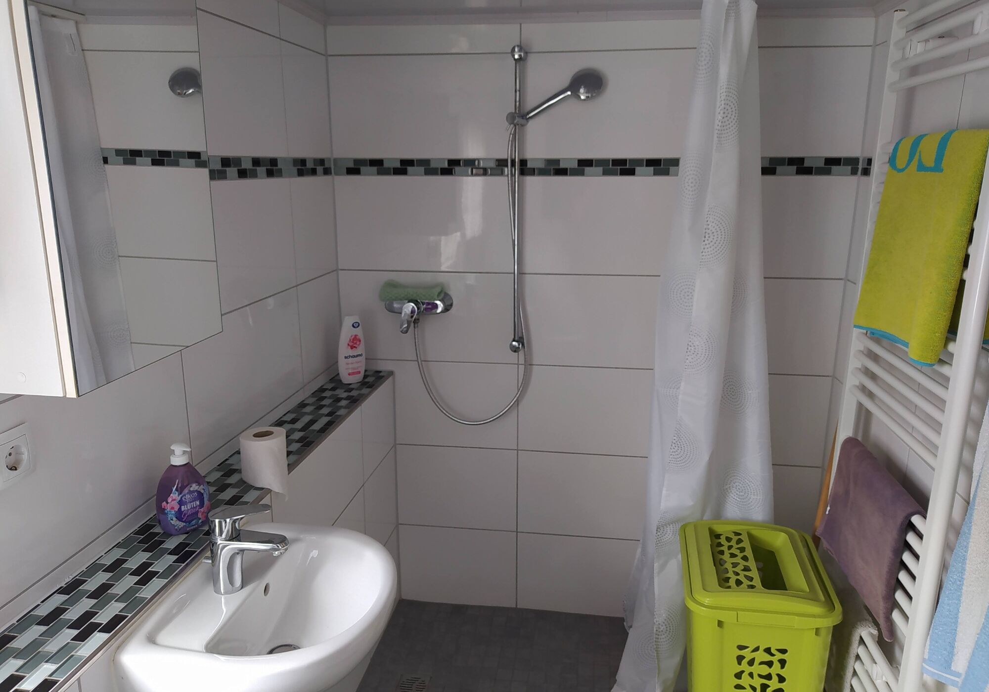 DUSCHE DUSCHE