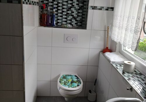 WC WC