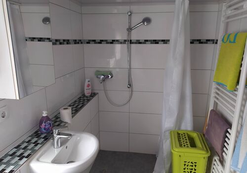 DUSCHE DUSCHE