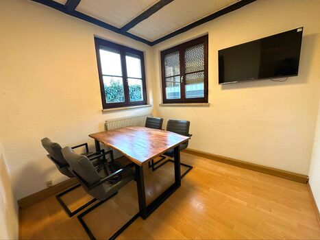 Große 4 Zimmer Wohnung mit 6 Einzelbetten in Heilbronn Bild 1 Große 4 Zimmer Wohnung mit 6 Einzelbetten in Heilbronn Bild 1