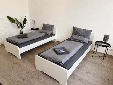 Zweibettzimmer mit Einzelbetten – Hoyerswerda, Dresdener Straße Zweibettzimmer mit Einzelbetten – Hoyerswerda, Dresdener Straße