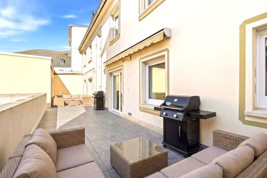 Eigene Terrasse mit Gasgrill – grillen & entspannen nach Feierabend in Saarburg Eigene Terrasse mit Gasgrill – grillen & entspannen nach Feierabend in Saarburg