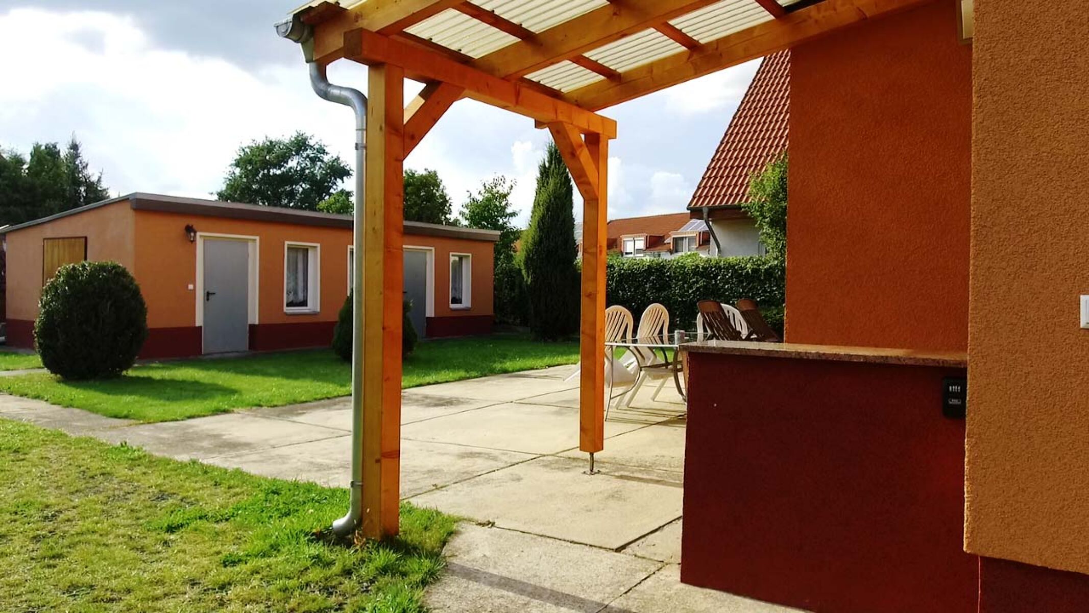 Terrasse mit Tisch Terrasse mit Tisch