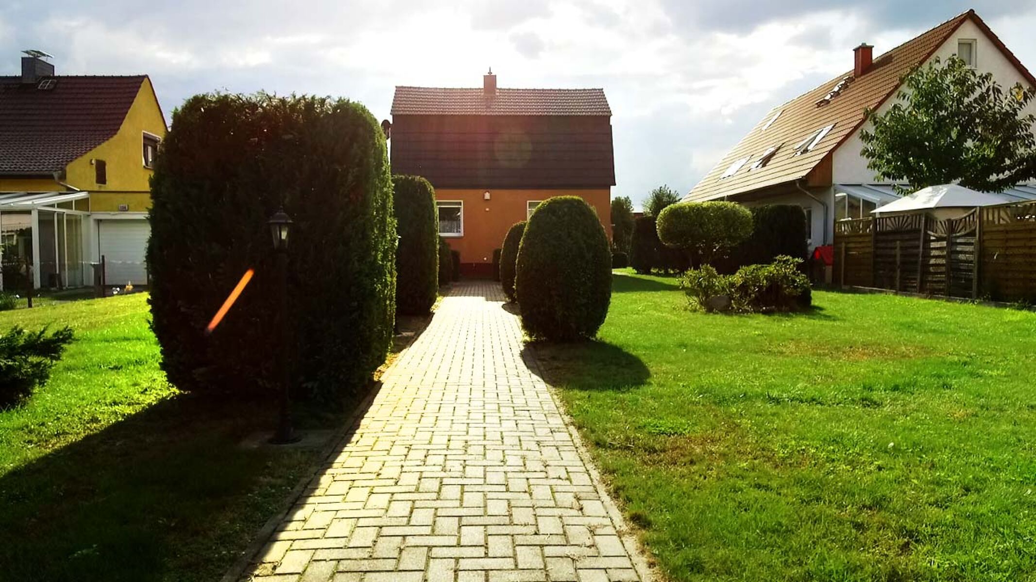 Der Weg zum Haus Der Weg zum Haus