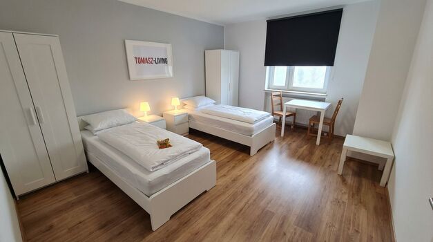 MH16 / TOMASZ-LIVING in OBERHAUSEN - Viel Platz + Balkon Bild 2 MH16 / TOMASZ-LIVING in OBERHAUSEN - Viel Platz + Balkon Bild 2