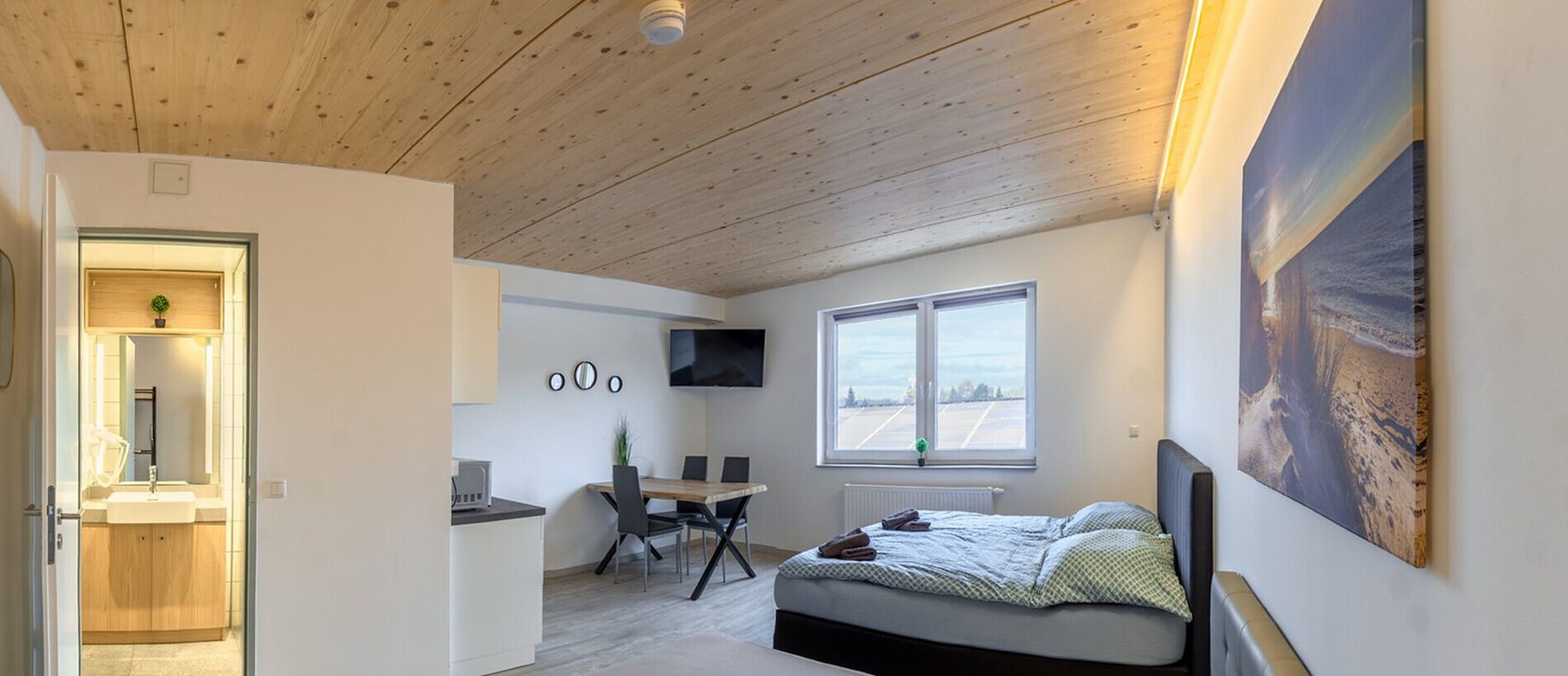 Apartment mit Bett, Essplatz und eigenem Bad Apartment mit Bett, Essplatz und eigenem Bad