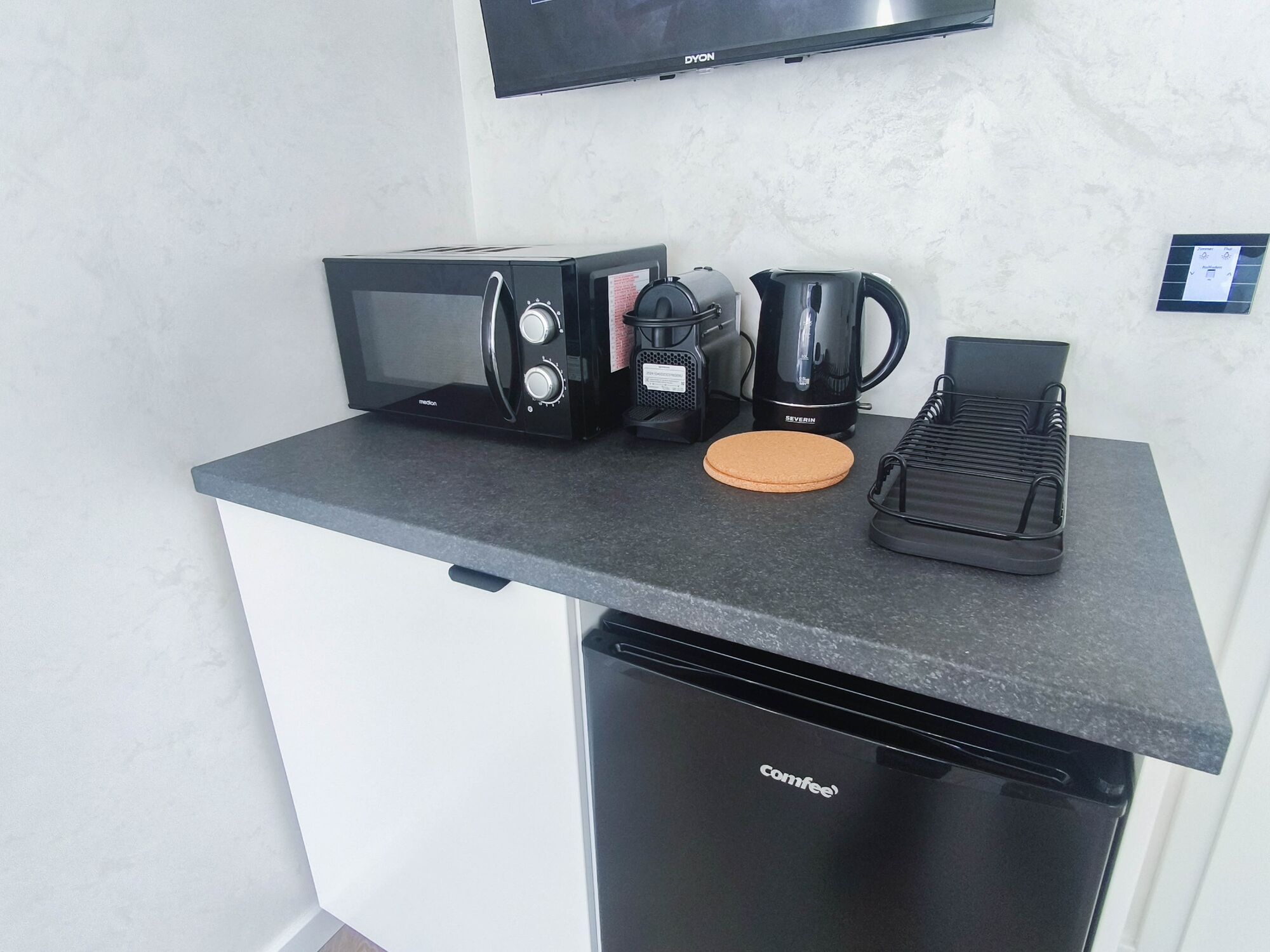 Eigene Teeküche im Zimmer / Own kitchenete inside the room