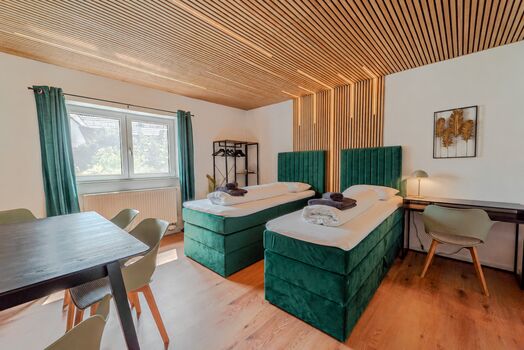 Schlafzimmer 1 von 3