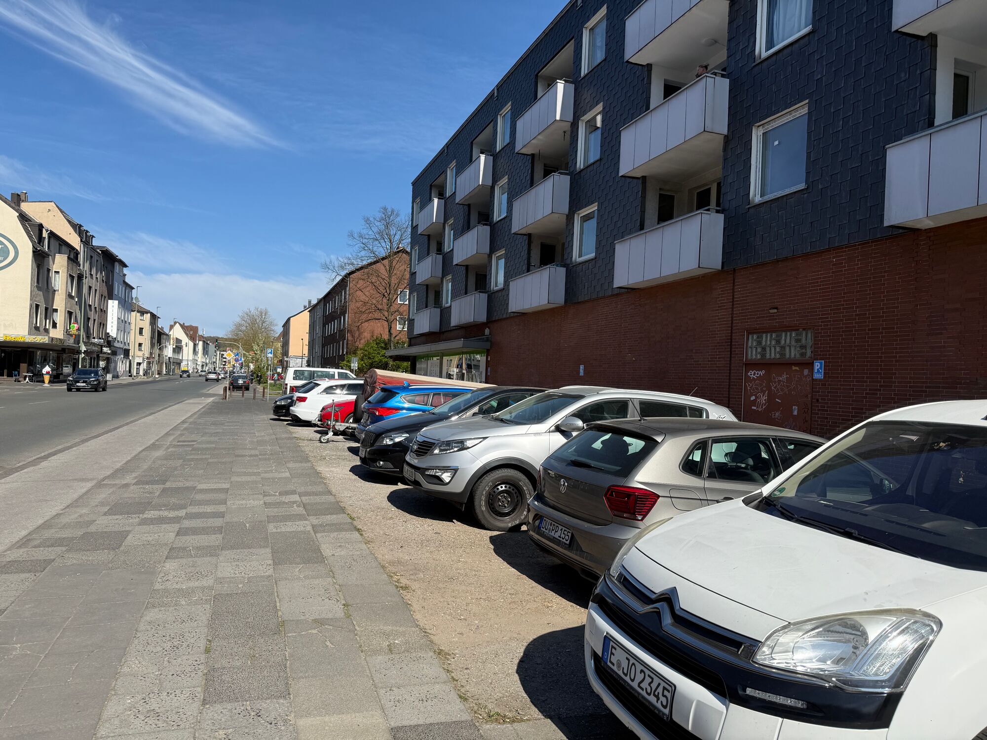 Kostenlose Parkplätze direkt vor der Tür – kein Stress bei der Anreise. #KostenlosParken #DirektAmHaus #VonVImmoServiceUG #VollAusgestattet