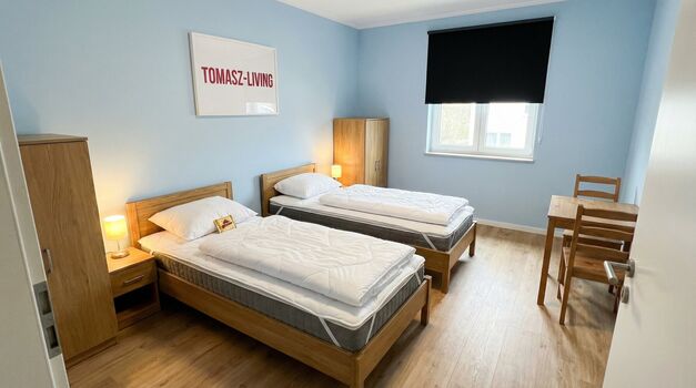 GK48 / TOMASZ-LIVING in WALDFEUCHT - Große Zimmer + TV Bild 3