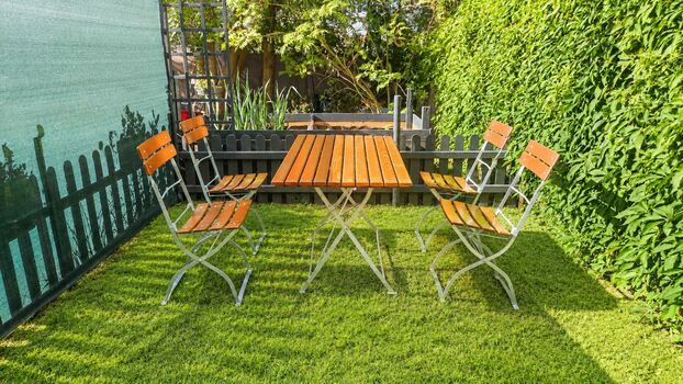 Sitzecke im Garten für Gäste 