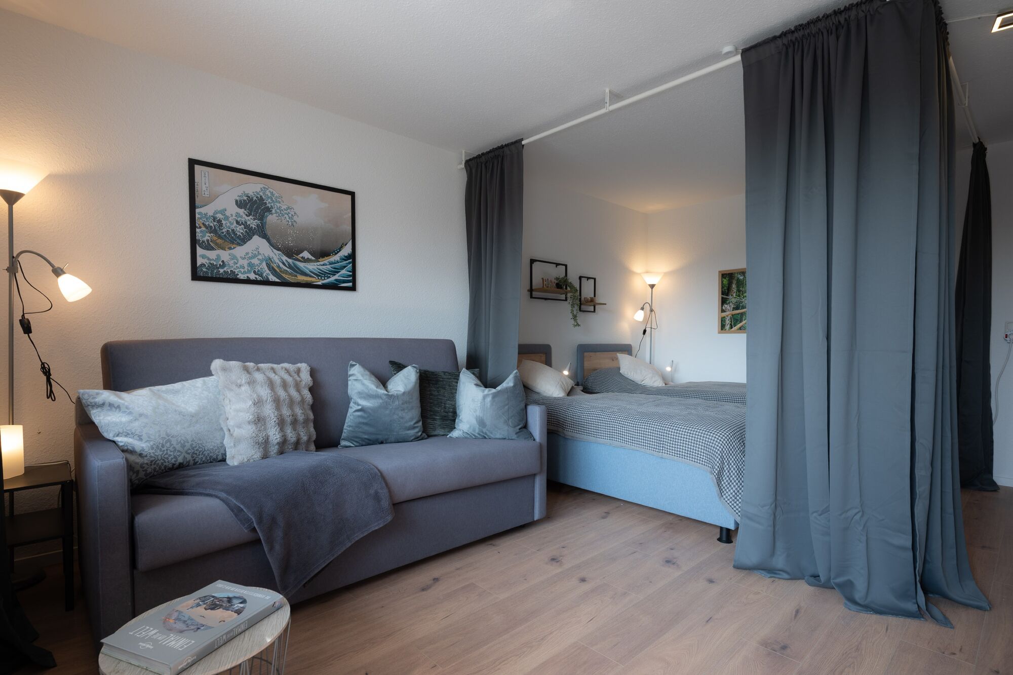 Wohn- und Schlafzimmer