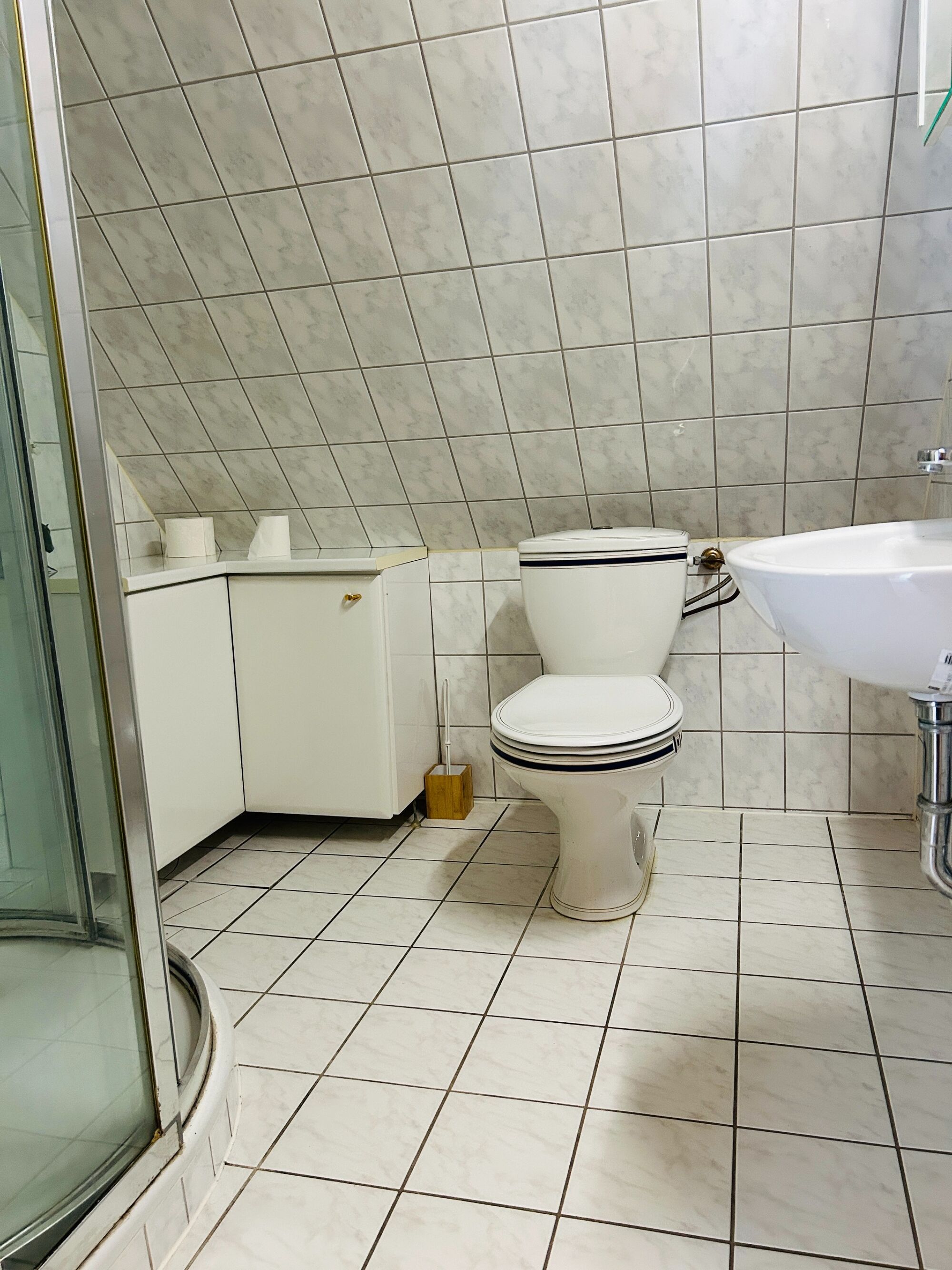 Gemeinschaftsbad mit Dusche