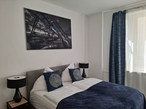 Stilvoll-Zentral-Bahnhof-Altstadt-Mediapaket-W6 Bild 1