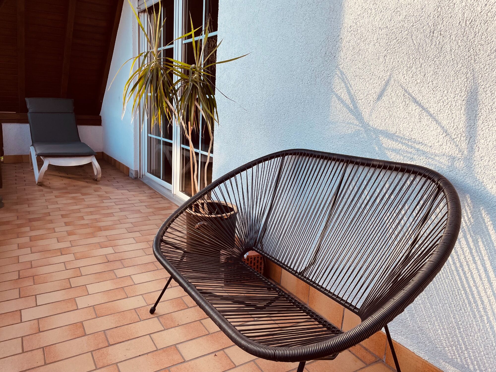 Großer Balkon zum Entspannen
