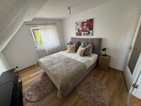 Top modernes neuwertiges Stadthaus mit Garten+Grill+Garage Bild 3