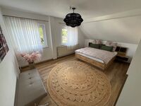 Top modernes neuwertiges Stadthaus mit Garten+Grill+Garage Bild 2