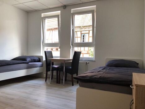 Große Zimmer, hochwertige Betten und Bettwäsche 