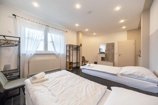 Stylische große 5-Zimmerwohnung WLAN*Free Parking* Foto 5