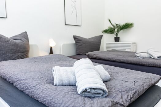CosyHomes24 (GE09a) • Highspeed Wifi • Balkon• Stellplatz