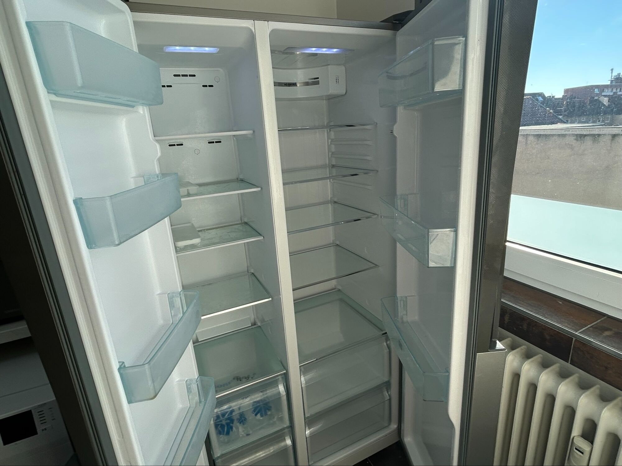 großer Kühlschrank