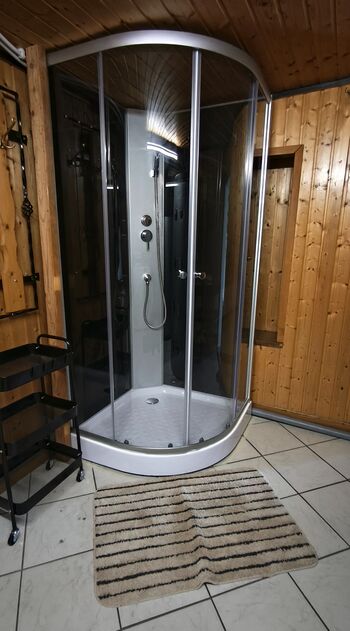 DUSCHE IM EG
