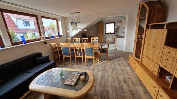 Wohn-Essbereich mit offener Küche