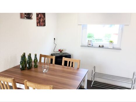 DG-Wohnung für 4 Personen mit eigener Küche und Bad