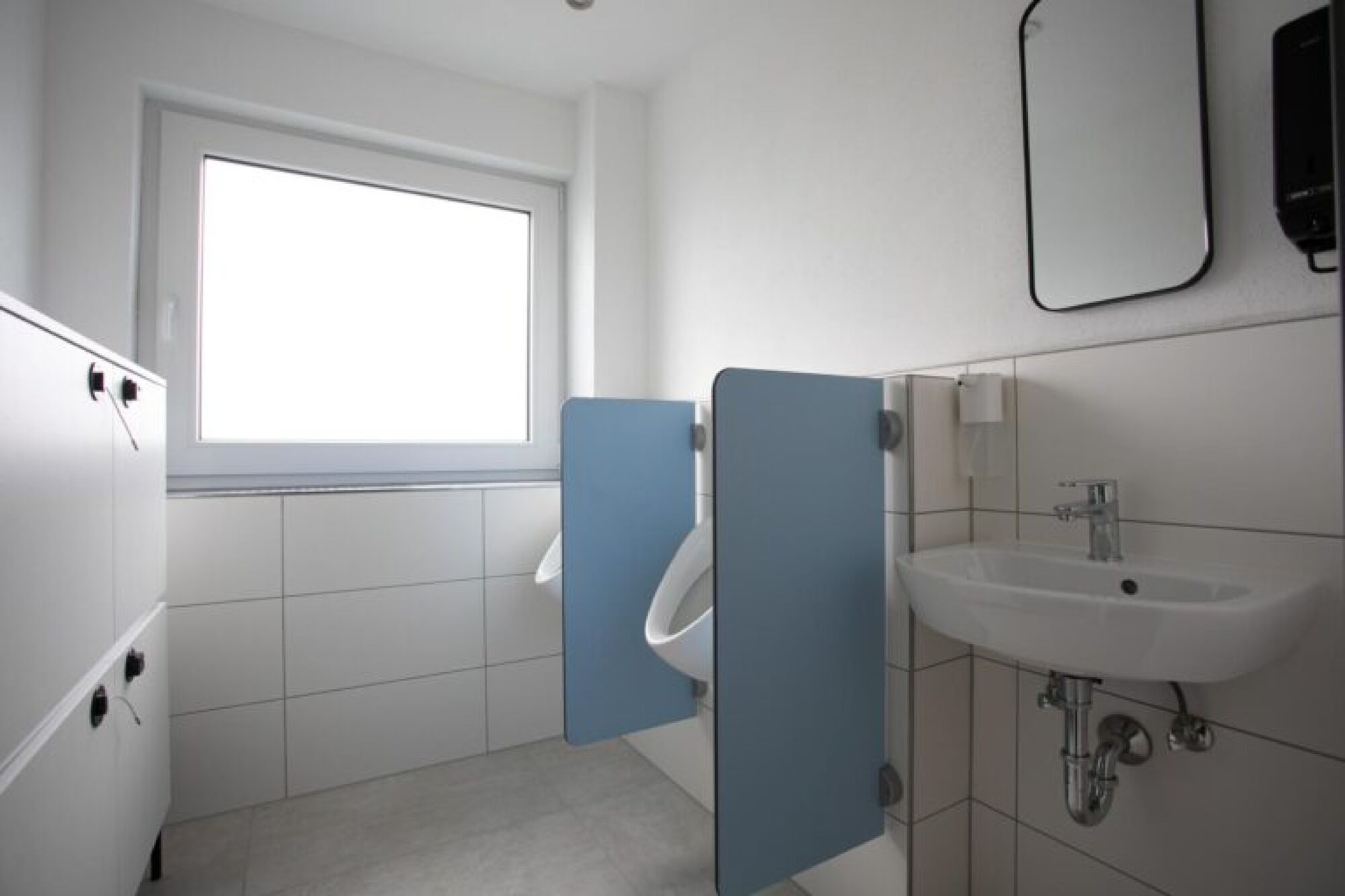 Urinal