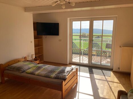 Zimmer 1 mit Beistellbett