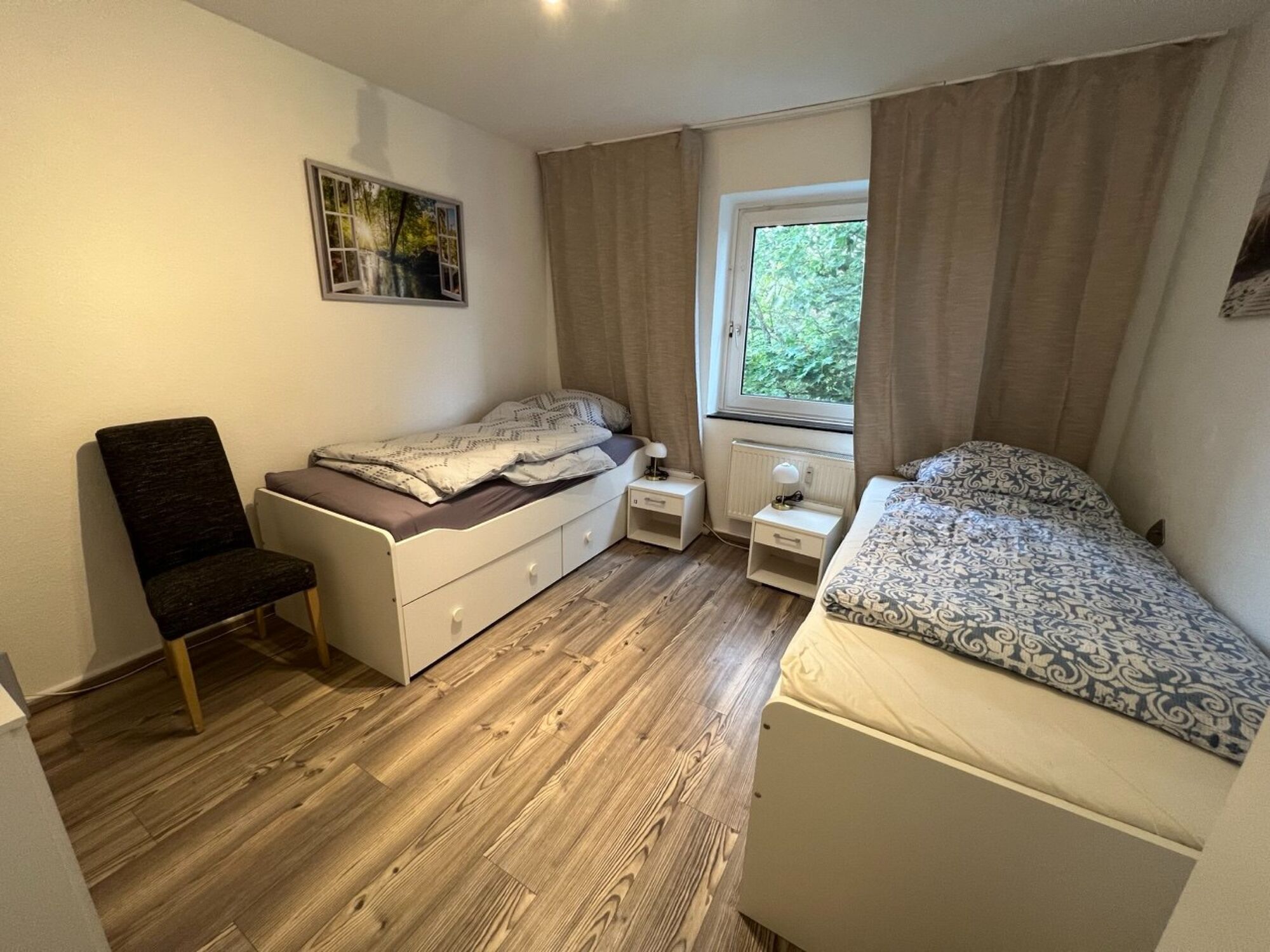 2 Bett Schlafzimmer