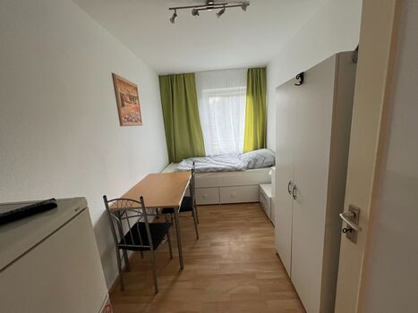 1 Bett Schlafzimmer