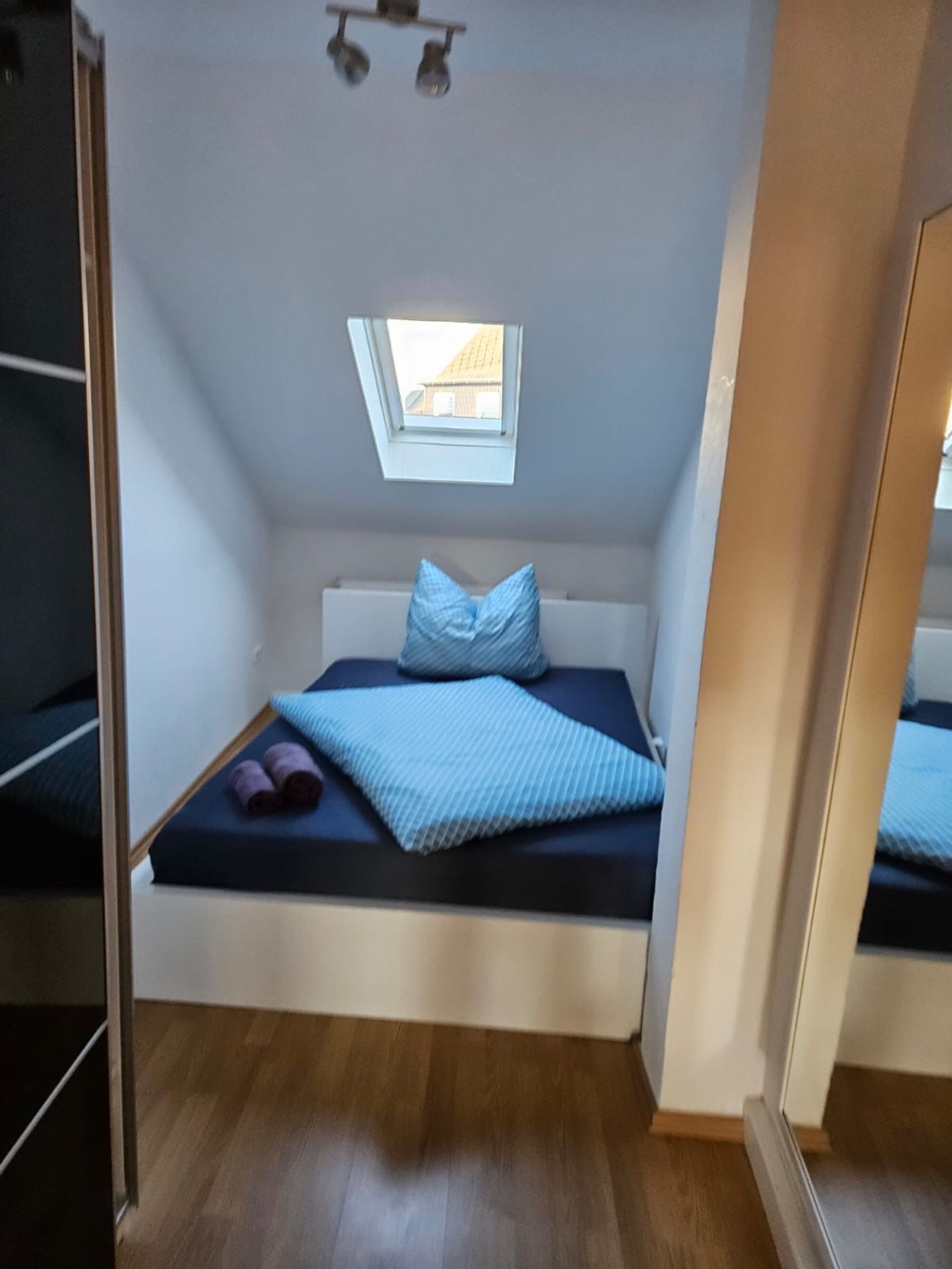 Schlafzimmer 1