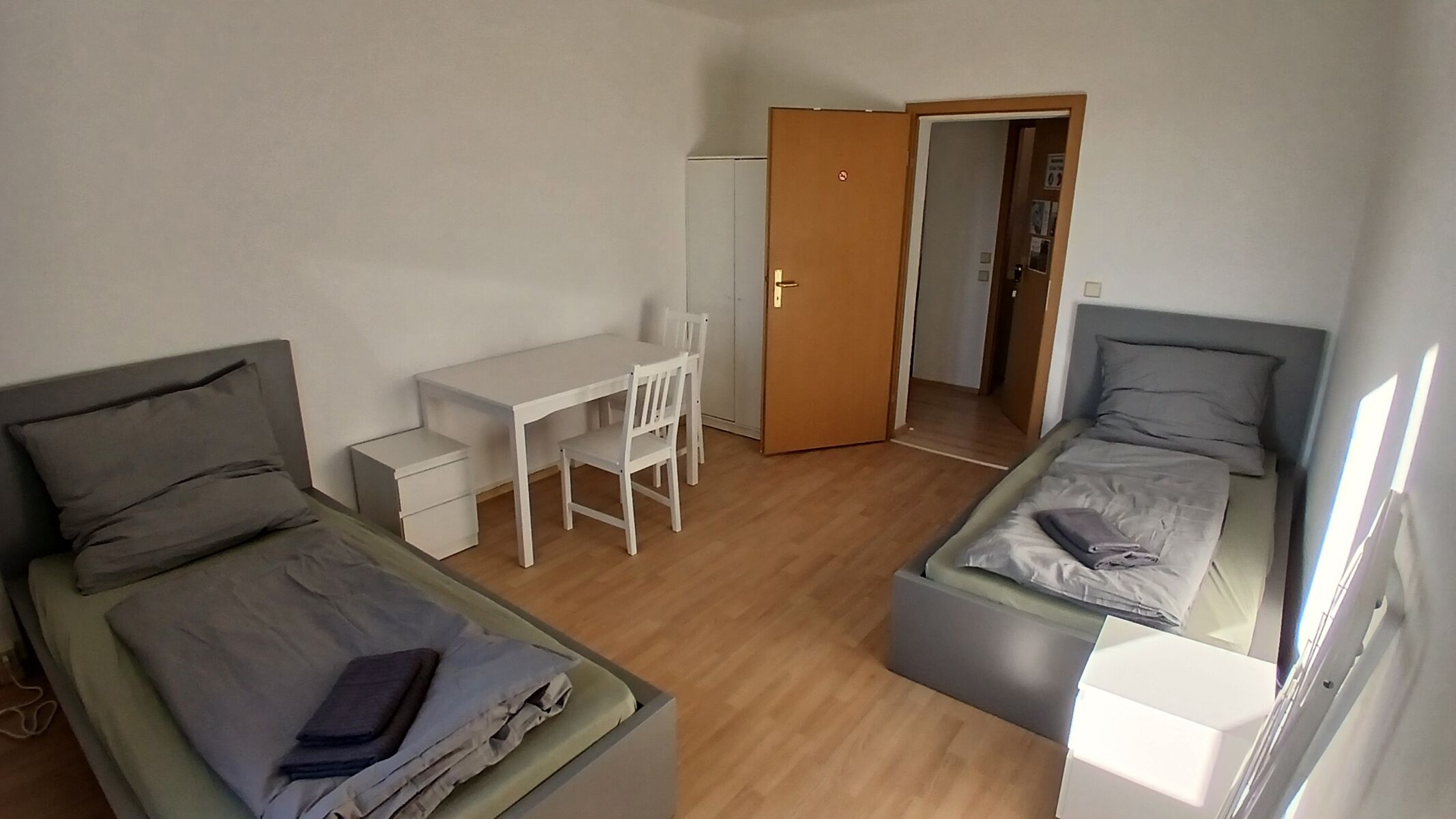 Schlafzimmer 2 Tisch