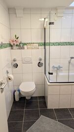 Großzügiges Gästezimmer Dormagen Nähe Bahnhof Bild 4