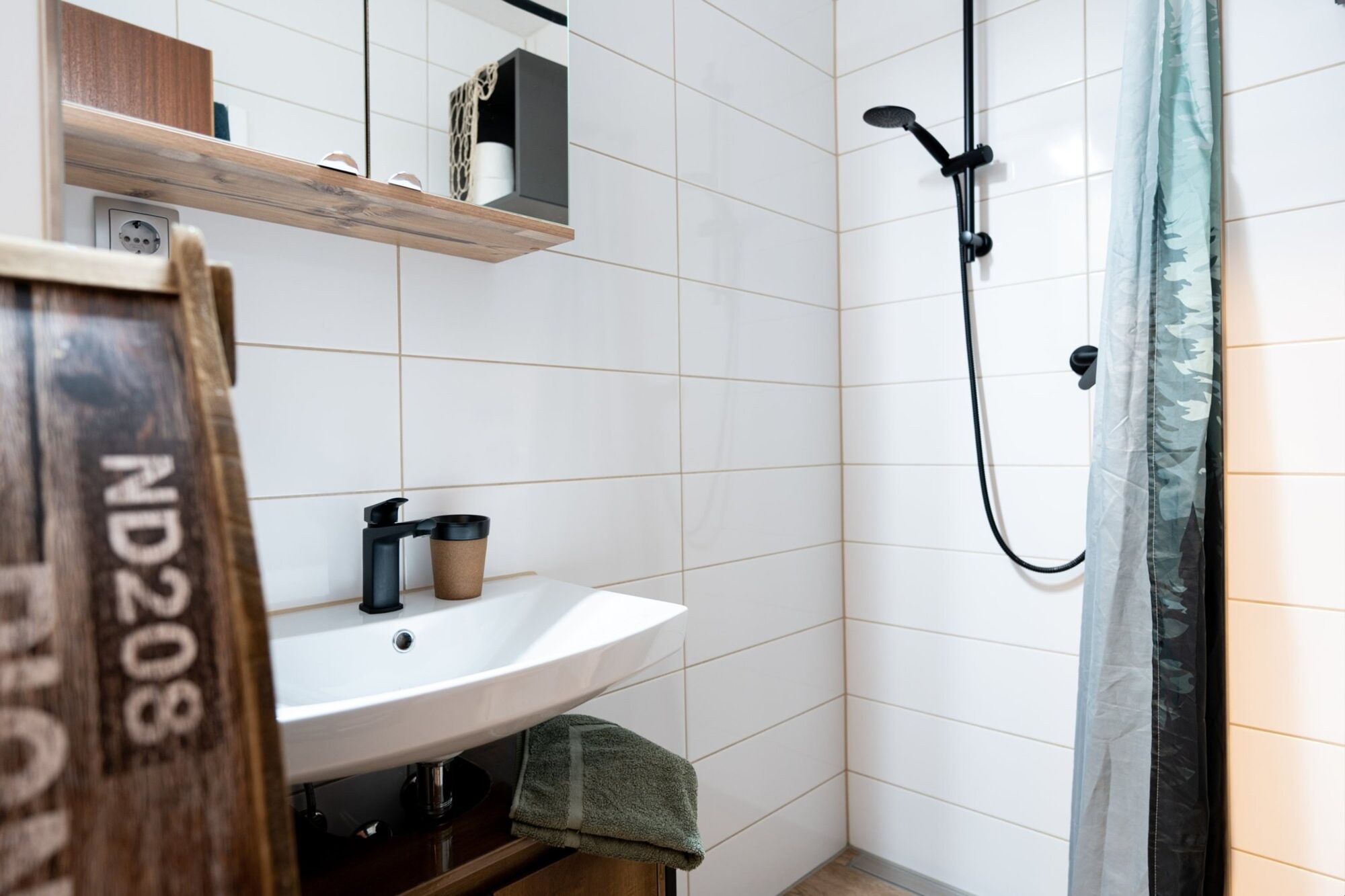 Eigenes Duschbad mit WC