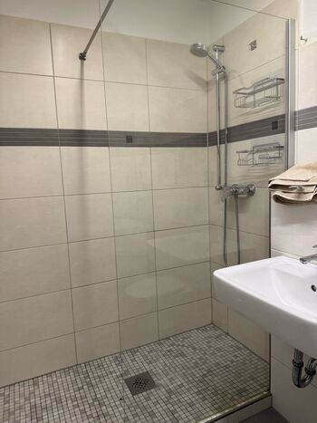 Moderne Monteruswohnung in Monheim Bild 2