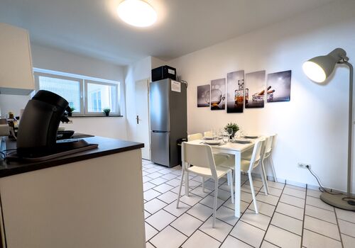 Happy Suites - Schöne, moderne Wohnung, Self-Check-in, W-Lan Bild 2